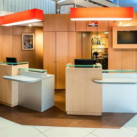 호텔 Ibis En Bresse 3*