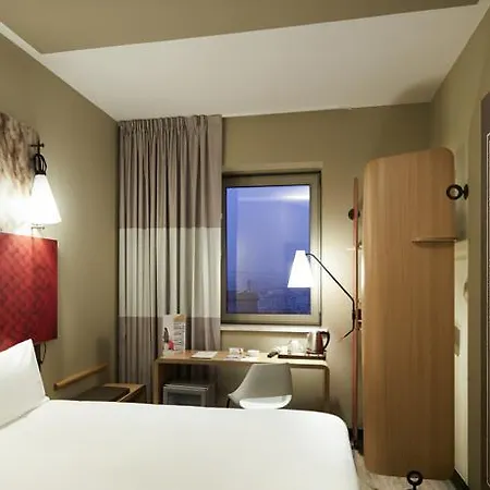 Ibis En Bresse ホテル